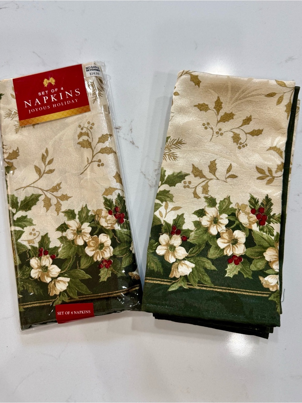 8 Bed Bath & Beyond Holiday Christmas Napkins NWT NEVER USED